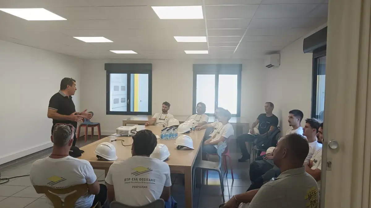 Mise en peinture portes - Sapeurs-Pompiers SDIS 66