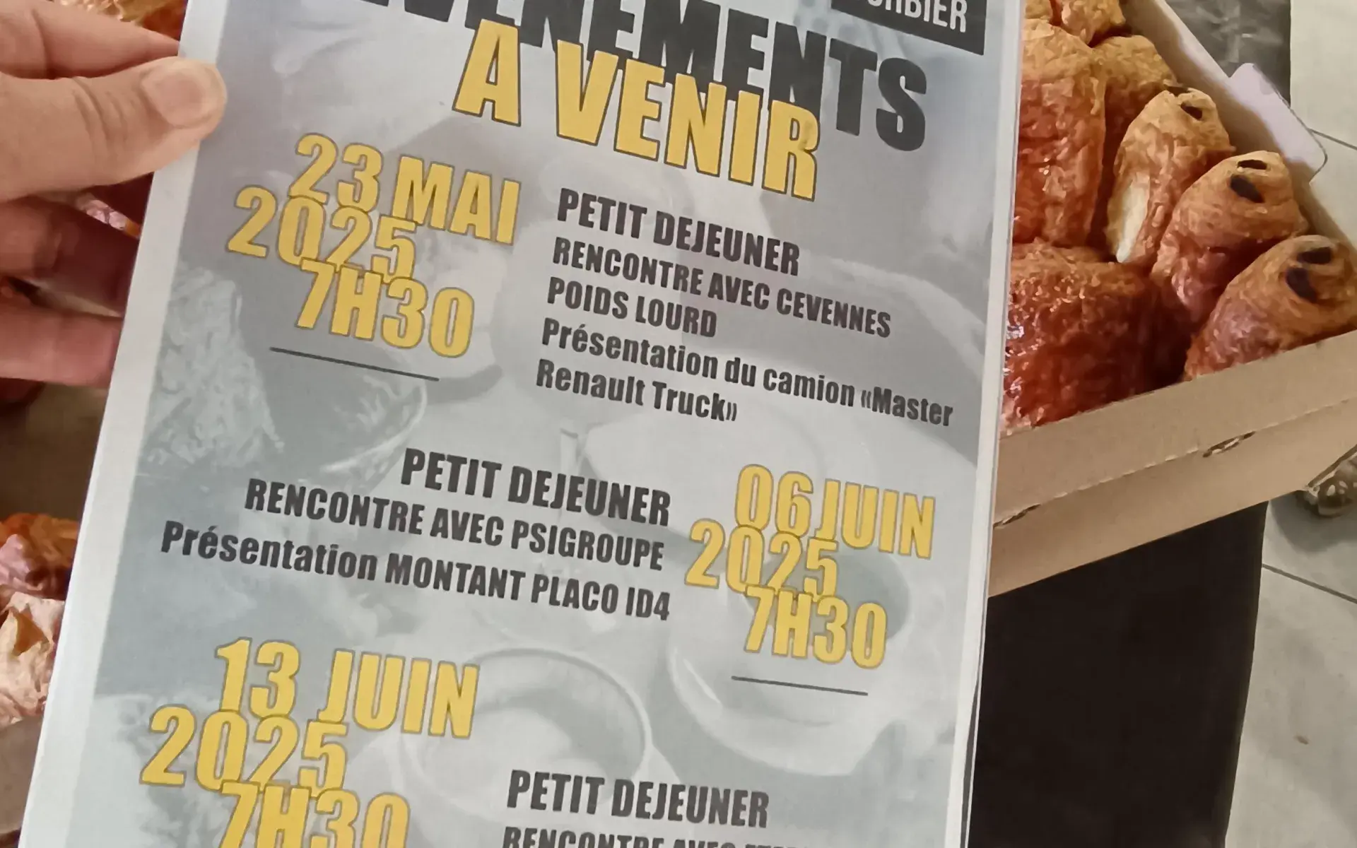 PETIT DÉJEUNER - CORBIER ALÈS